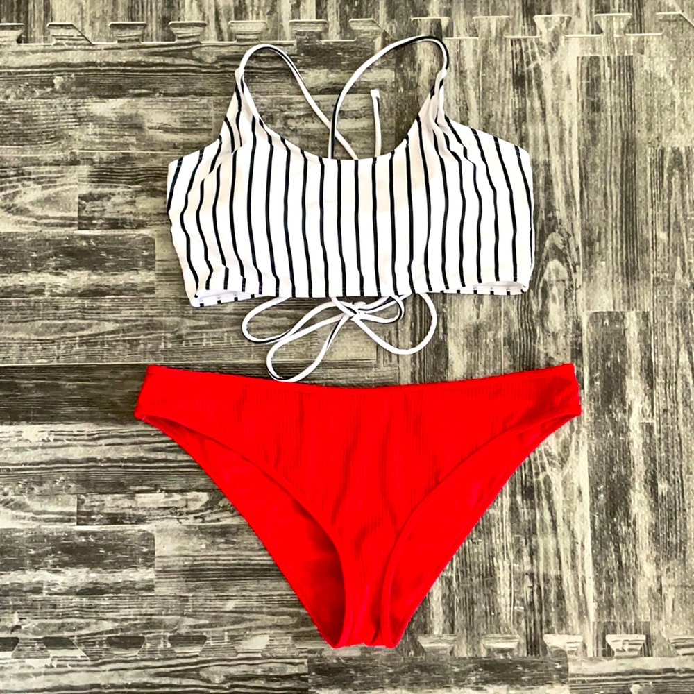 La hearts New Without tags Women’s 2 piece swim suit Large